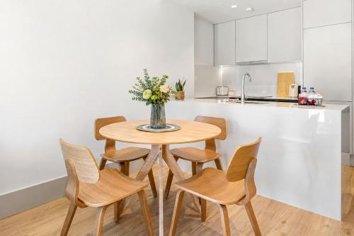 Milleo Azul - Elegant Design Stay in Central Porto